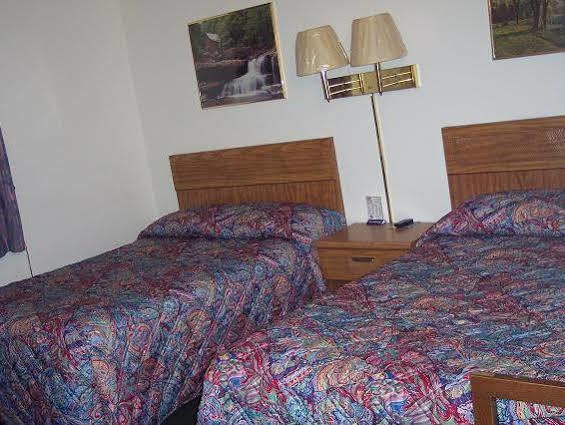 Economy Inn Кадиллак Экстерьер фото